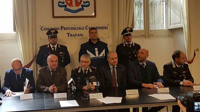 VIDEO –  Ancora un colpo al boss Matteo Messina Denaro – i particolari nella conferenza stampa di inquirenti e Carabinieri