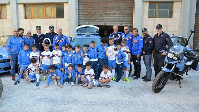 A scuola di legalità: la polizia incontra i piccoli calciatori della scuola calcio “A.S.D. Accademia Sport Trapani”