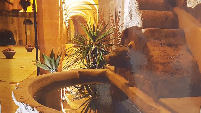 Riapre Bottega Gagini: la mostra di Roswitha Schultz e la musica con Eba Trio  