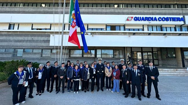 celebrazione-dellanmi-day-la-guardia-costiera-accoglie-i-soci-dellassociazione-nazionale-marinai-ditalia