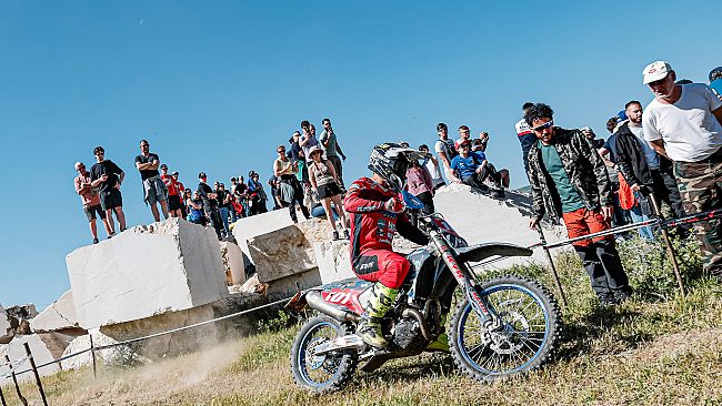 custonaci-riscrive-la-storia-dellenduro-il-mondiale-dei-record-tra-sport-e-sostenibilita