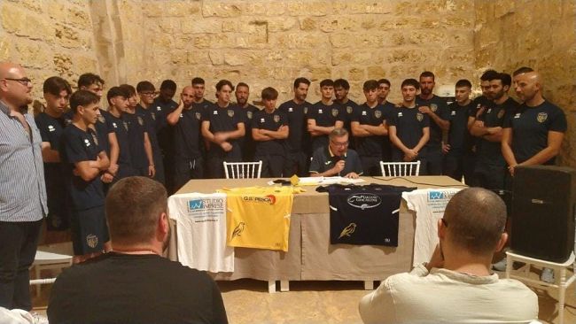 mazara-calcio-presentata-la-squadra-per-la-stagione-202627