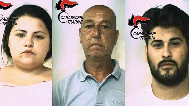Castelvetrano, trafugano creme solari: tre in manette