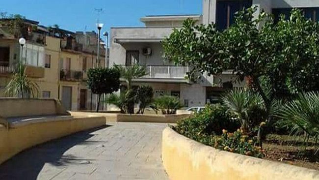 Mazara, cittadini si autotassano per pulire e garantire il decoro della piazza Al Mazarì (Makara)