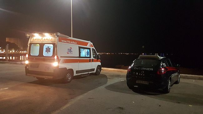 Mazara, uomo tenta suicidio, due carabinieri lo fanno desistere e lo salvano.