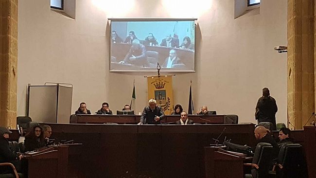 Consiglio comunale, clima elettorale: cade il numero legale. La maggioranza non esiste più…