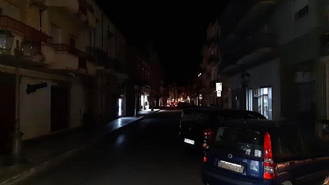 Un lettore segnala: Il corso al buio e nessuno fa niente, forse è il caso di andare via da Castelvetrano
