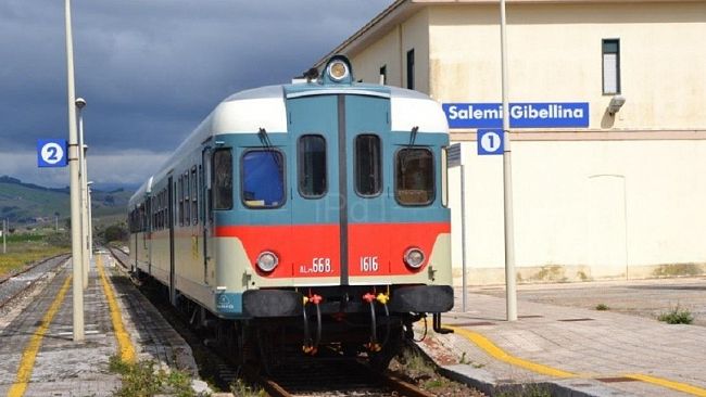 Gibellina, Ordinanza urgente per il taglio di rami vicino la rete ferroviaria
