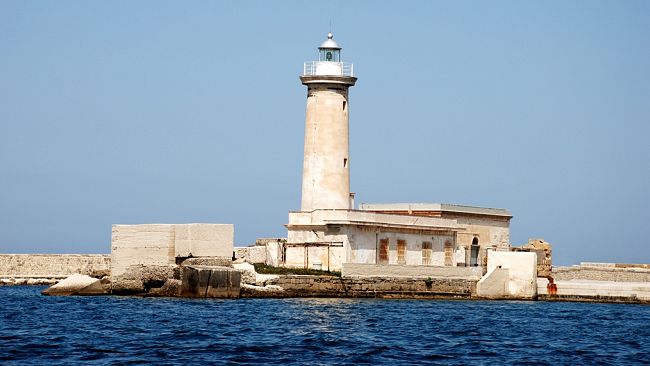 ripristino-torri-faro-nel-porto-di-marsala-la-regione-autorizza-i-lavori-di-somma-urgenza
