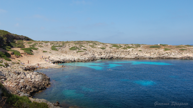‘A Scurata debutta a Levanzo con “Quattru petri” un’alba il 25 luglio sul sentiero per Cala Minnola