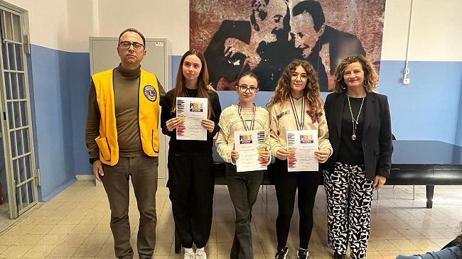 Mazara, Sofia Maria Sammartano vince il 1^ premio del service “Un poster per la Pace” promosso dal Lions Club Mazara