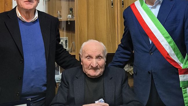 castellammare-festeggia-un-altro-centenario-andrea-carollo-compie-100-anni