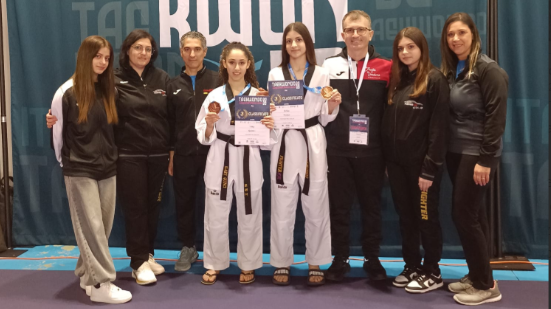 mazara-fighter-taekwondo-bronzo-per-erika-russo-e-ilary-quinci-ai-campionati-italiani-juniores-cinture-nere