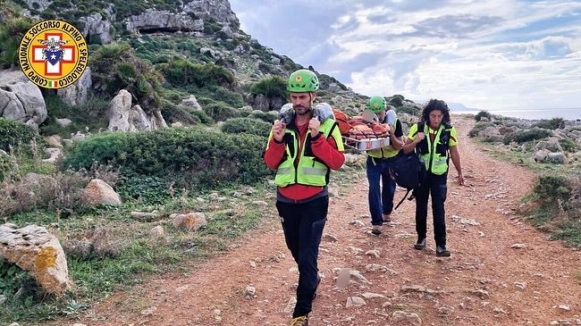 San Vito Lo Capo. Si infortuna una scalatrice dopo un volo di 5 metri dalla Falesia di Salinella