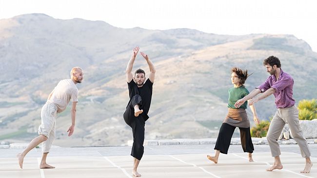 Virgilio Sieni porta a Segesta il suo monito contro ogni guerra