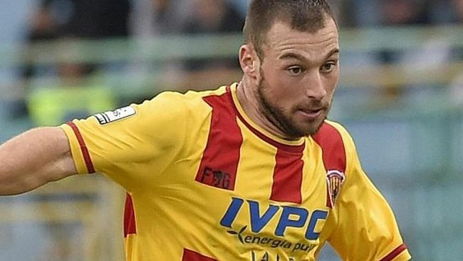 Calcio, in granata l’attaccante Alessio Campagnacci