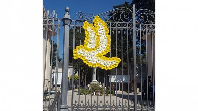 Trapani, l’Amministrazione commemora i defunti con una colomba infiorata