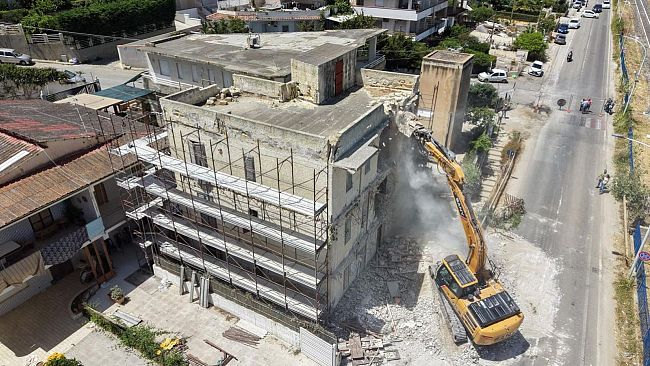 alcamo-marina-caldarella-dopo-la-demolizione-dellecomostro-si-realizzi-una-sede-per-la-guardia-medica