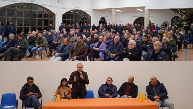 Guardiani del territorio, si è svolto l'incontro al centro Polivalente di Petrosino riguardo la crisi vitivinicola 