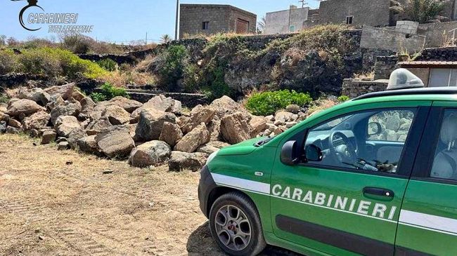 Pantelleria: brucia erbacce nonostante il divieto. Sanzionato