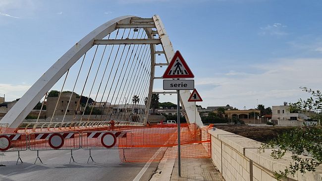 Chiusura ponte sul fiume Delia/Arena, il Comune diffida l'ex Provincia