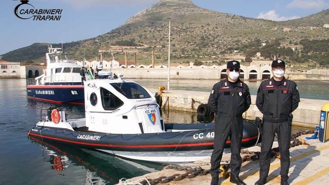 Favignana, arrestata una donna per detenzione di materiale da guerra e droga