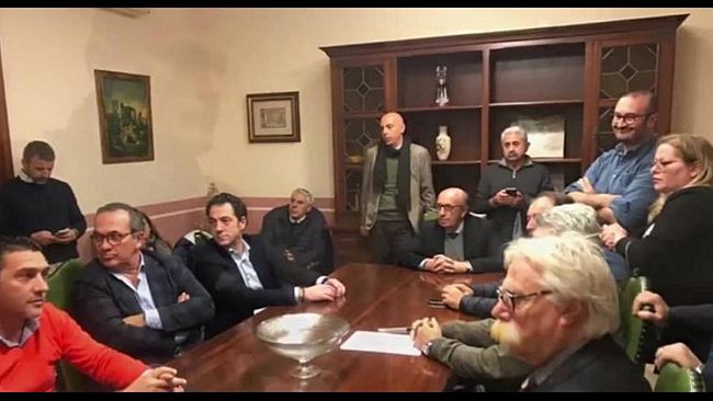 Pino Bianco è il candidato a sindaco di Cristaldi, siglato “accordo futurista”…Non ci sono più le mezze stagioni!