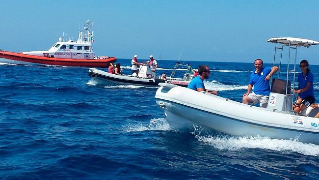Isole Egadi: Presi e multati pesantemente dalla Capitaneria di Porto di Trapani alcuni ricciaioli palermitani intenti a depredare l’AMP