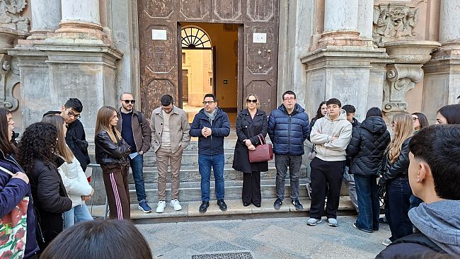 trapani-oltre-turismo-accessibile-collocati-pannelli-in-braille-davanti-ad-alcuni-monumenti