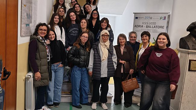 gli-studenti-del-liceo-adria-ballatore-incontrano-lassociazione-demetra
