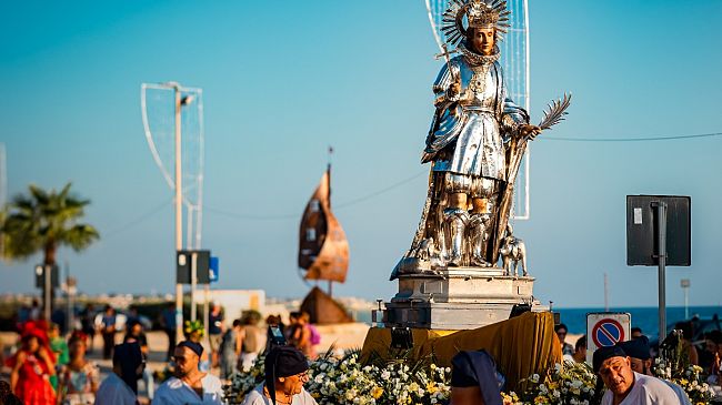 mazara-il-grande-corteo-a-quadri-viventi-del-festino-di-san-vito-2026-rivedi-la-diretta