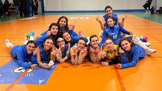 pallavolo-femminile-doppia-gioia-in-casa-volley-sport-alcamo-vittorie-toccasana-in-serie-c-e-serie-d