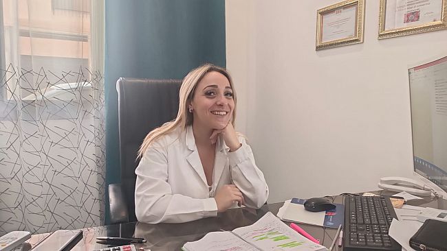 Pesantezza, pancia gonfia dopo le feste. Ora che fare? I consigli della dott.ssa Iride Curti Giardina