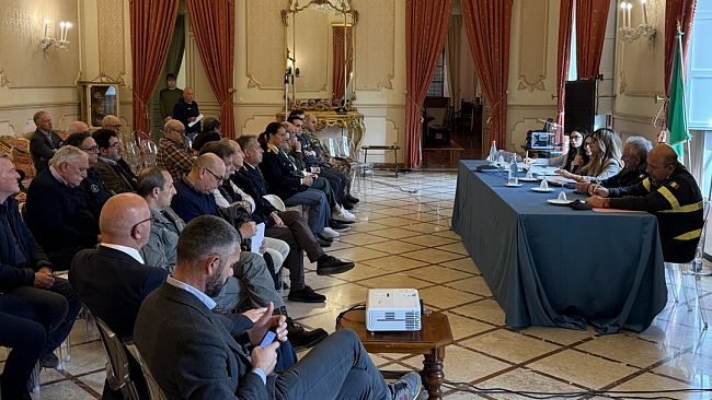 Misure di prevenzione degli incendi: riunione in Prefettura per delineare le linee di attuazione