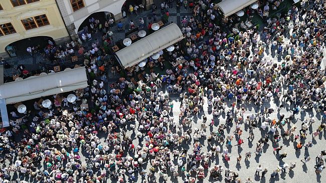 Castelvetrano, troppi gli assembramenti e pochi i controlli: i cittadini non ci stanno.