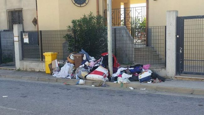 Don Gioacchino Arena denuncia: ”Le parrocchie non sono discariche a cielo aperto”