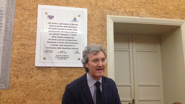 “Per qualche lapide in più…”. Il sindaco Di Girolamo torna in Consiglio e difende la sua Giunta ed il Monumento ai Mille