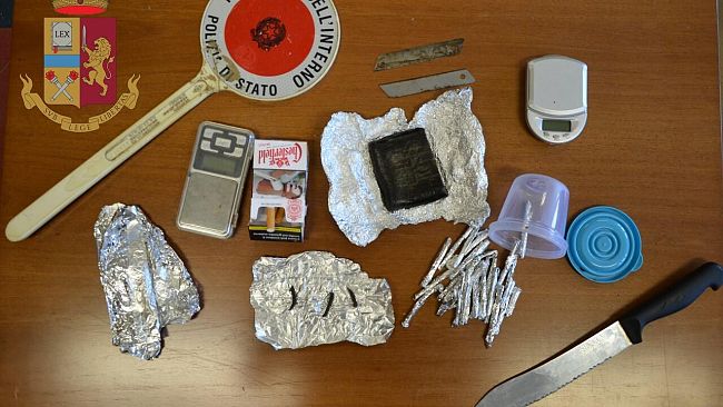 Mazara, droga per spaccio e furto di energia elettrica, la Polizia arresta una cittadina serba