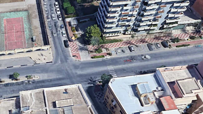 Erice, incrocio di via Manzoni/via Convento San Francesco di Paola. Due soluzioni