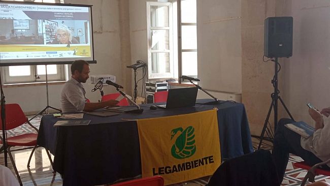 Favignana, incontro nel segno delle sfide delle isole tra clima e turismo