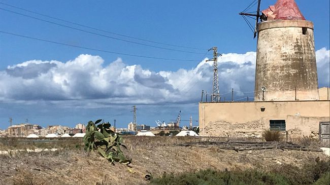 Lentezze burocratiche e PNRR: la battaglia per salvare i mulini a vento