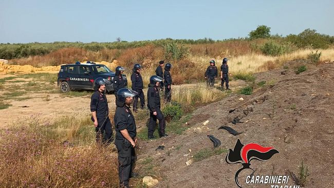 Campobello, continuano i controlli dei carabinieri tra ex cementificio ed ex oleificio