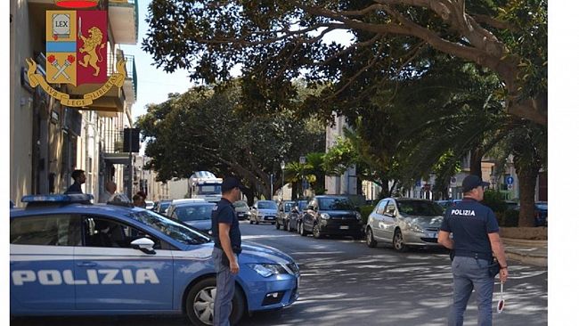 La polizia arresta un giovane gambiano che spacciava nel Sistema delle Piazze