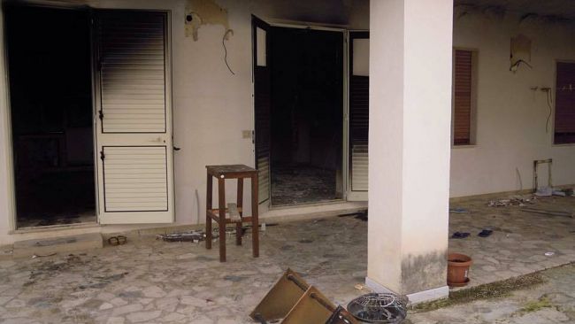 Sgomento, a Marsala, dopo la devastazione delle due case acquistate a un’asta del Tribunale